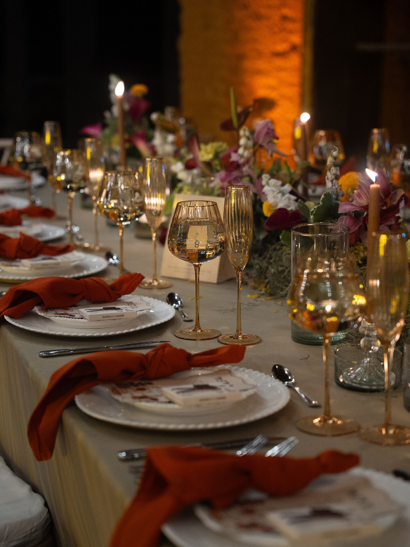 Mesa de boda con velas